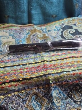 Laura Geller Foundation Brush in Black with Gold Logo